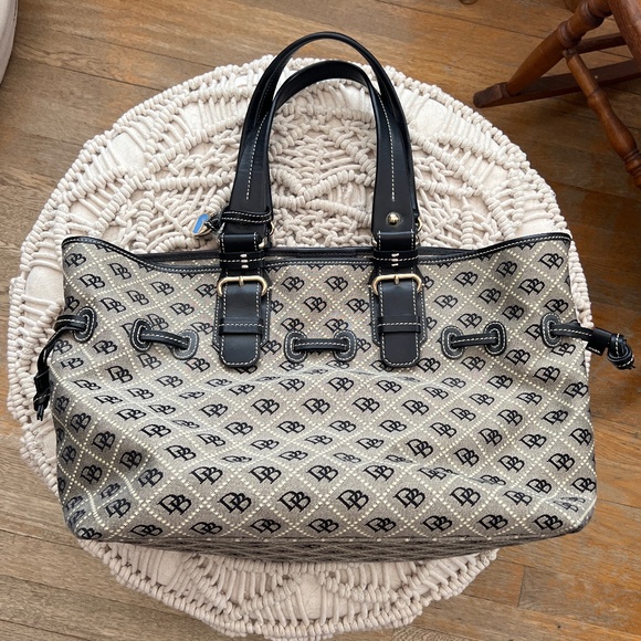 Dooney & Bourke Handbags - Dooney & Bourke bag